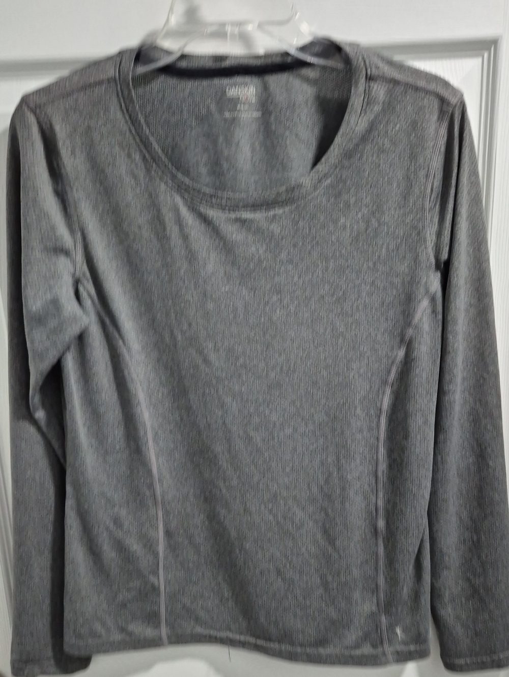 Danskin Women’s Gray Long-Sleeve Crew Performance Tee